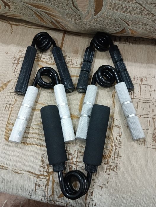 Продам эспандеры.