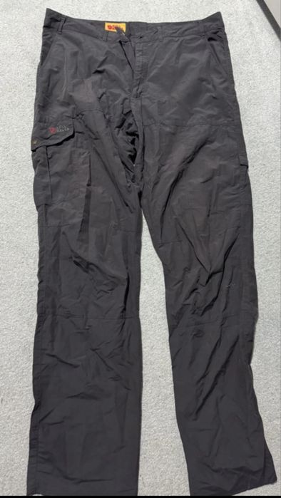 Pantaloni Fjall Raven marimea 56