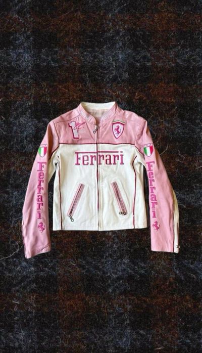 бомбер Ferarri