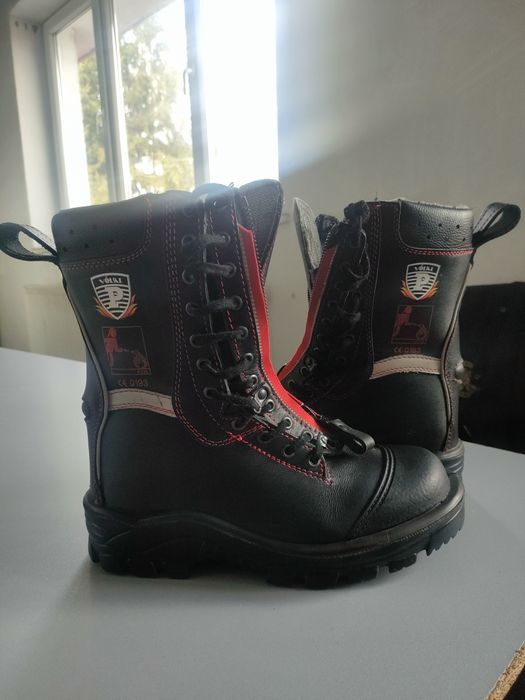 Bocanci de intervenție pompieri