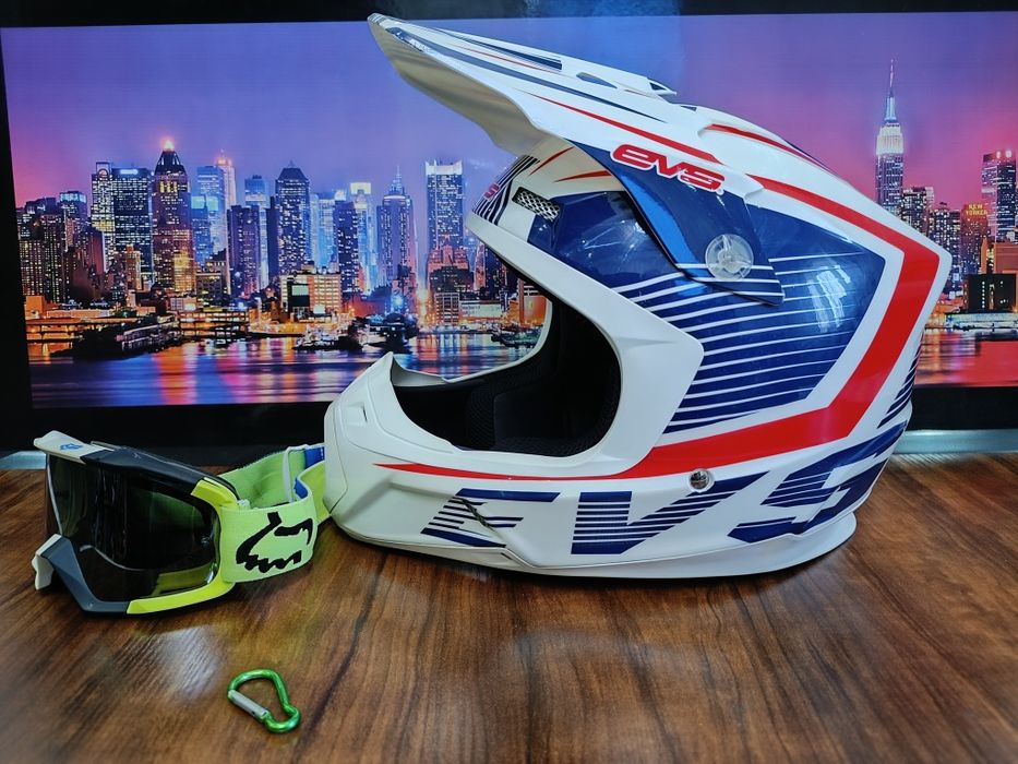 Мото шлем от Американского бренда EVS