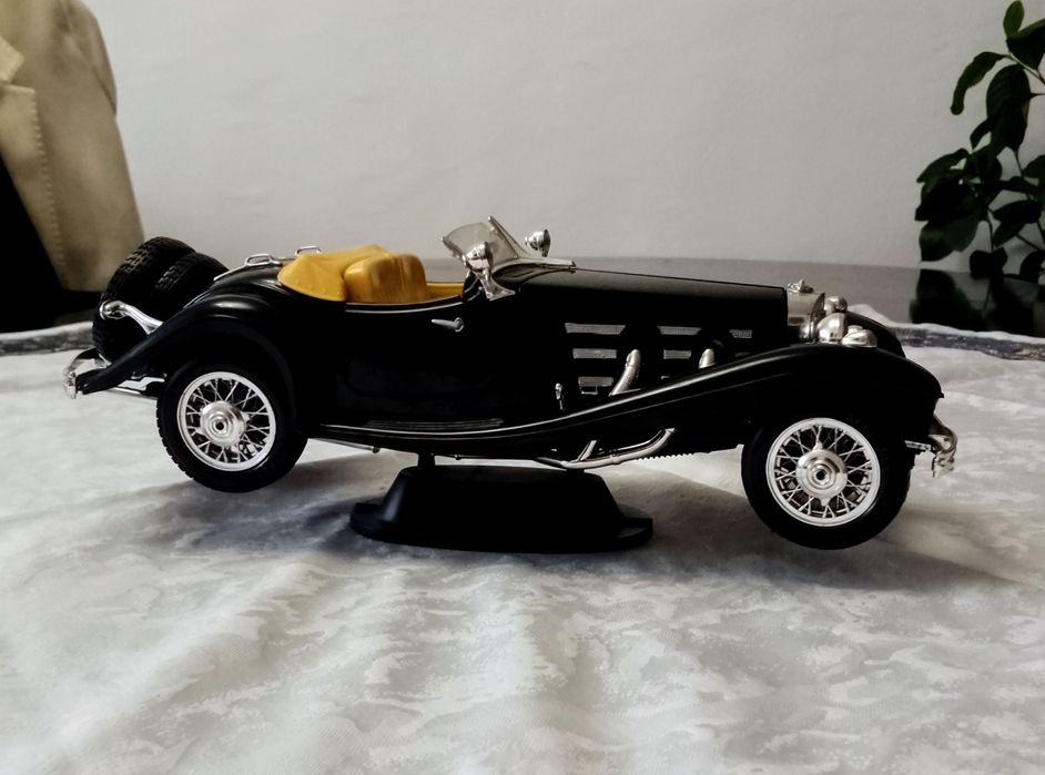 Mercedes Benz       .