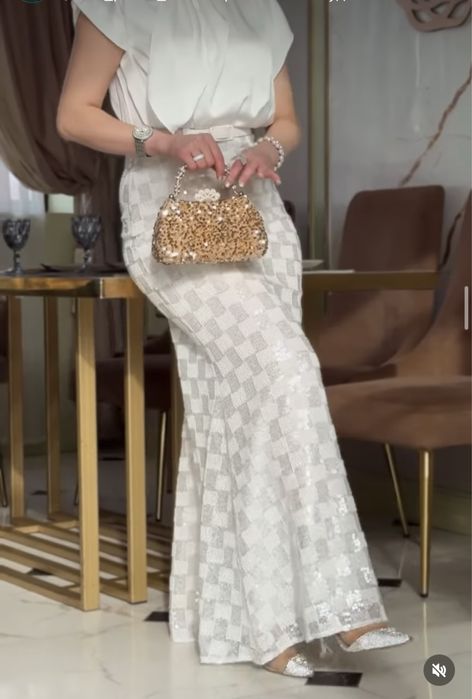 Той көйлегін сатамын