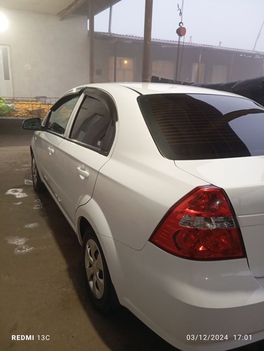 Moshina sotiladi NEXIA 3