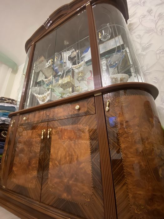 Продам стенку сервант