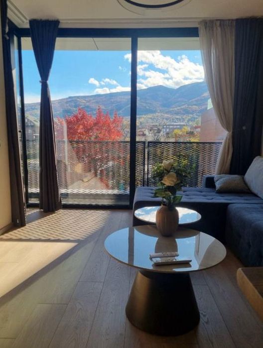 Дава се под наем Двустаен апартамент в София, Кръстова вада - 76 кв.м за 949 € - Снимка #1