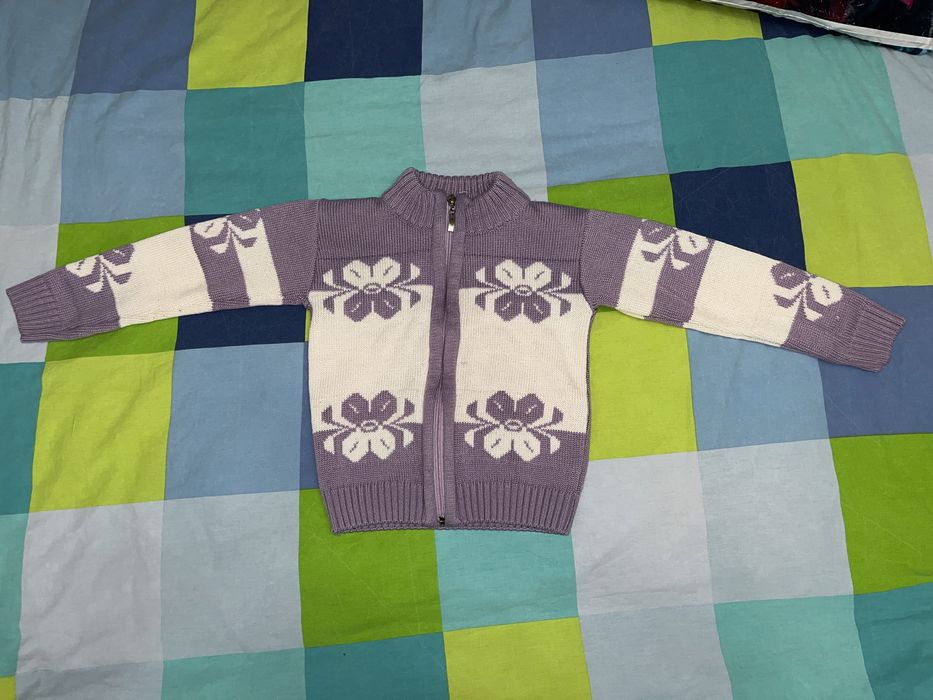 Продам кофту для девочки