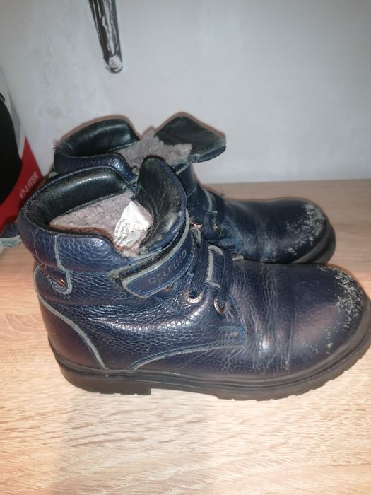 Обувь разная для мальчиков и девочки