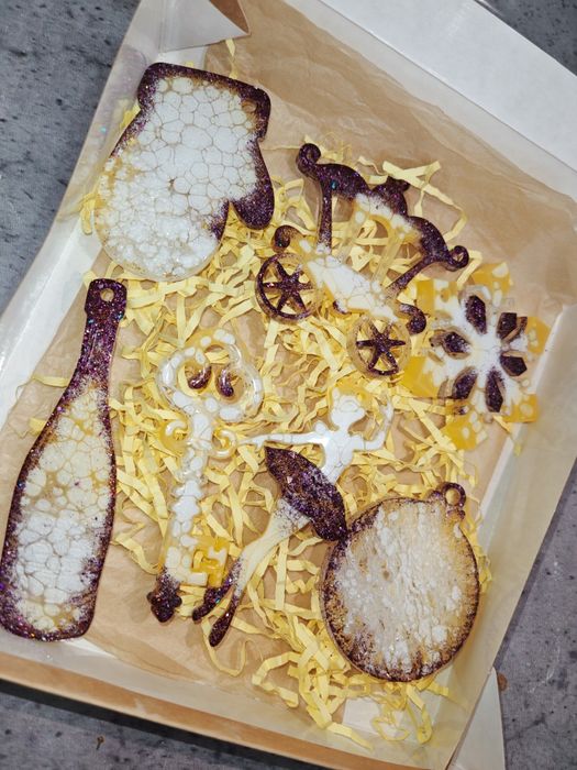 Елочные игрушки из смолы