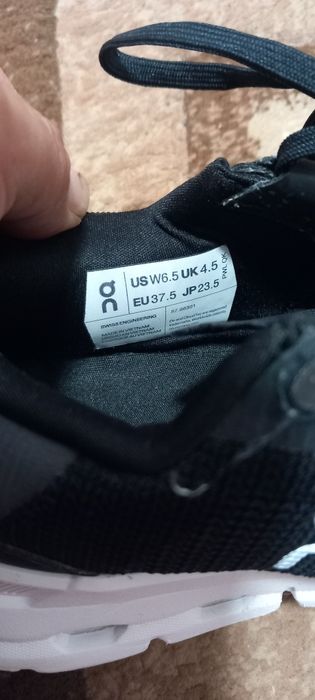 Adidasi On cloud running