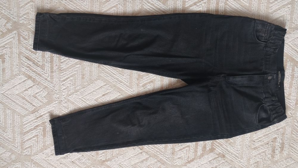 Продам джинсы для девушек