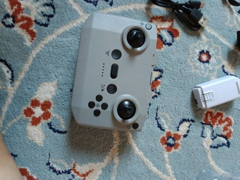 Продам дрон для детей