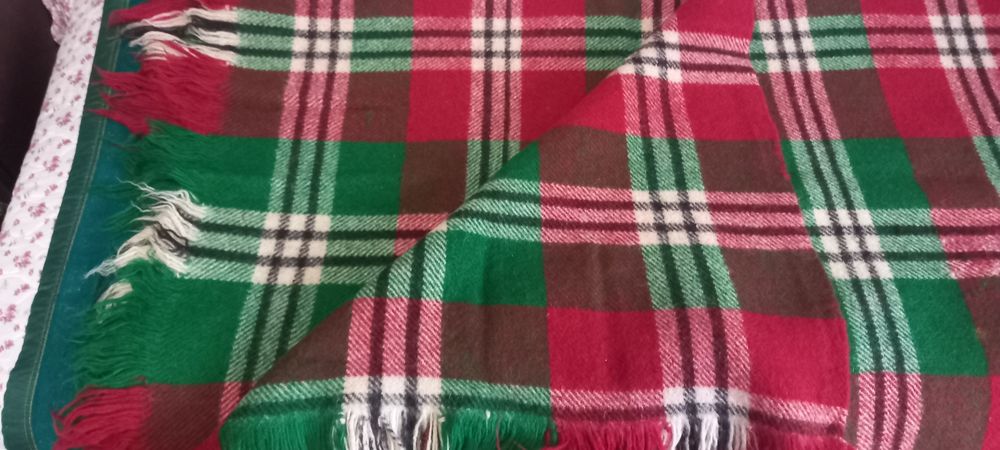 Родопско красиво изтакано одеяло