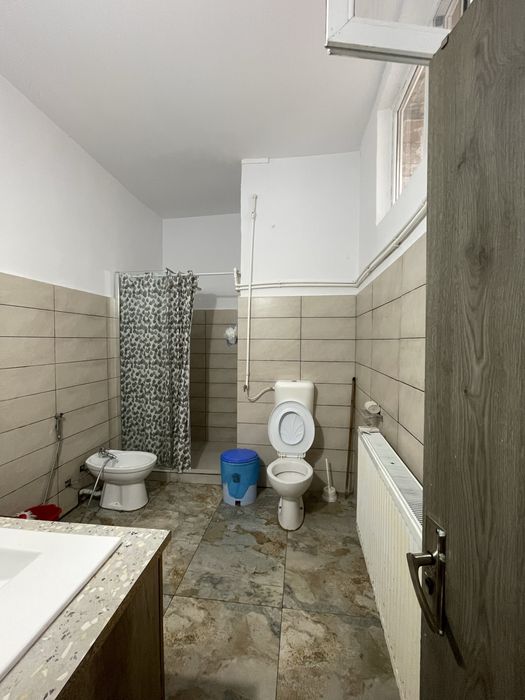 Apartament in vila interbelica 5 camere parter