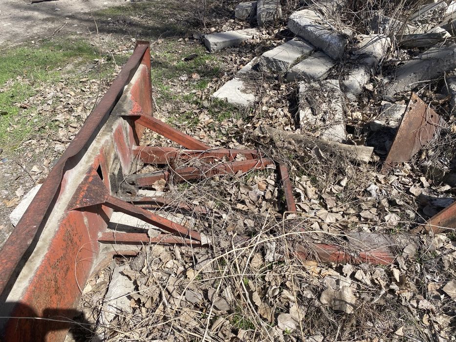 кун , отвал, навозорасбрасователь прицепные