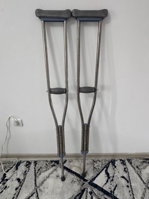 Qo'ltiqtayoq sotiladi ishlatilmagan