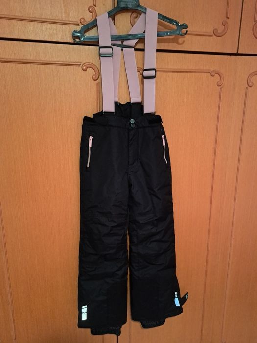 Ски панталон от  8 до 9 год .Къси панталони  тек нови