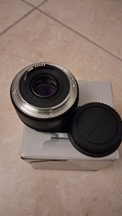 Obiectiv Fix 50mm Canon






Canon EF 50mm Obiectiv Foto DSLR F1.8 ST