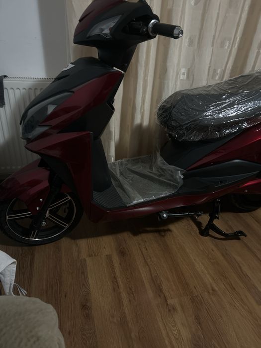 Vând scuter electric Galileo