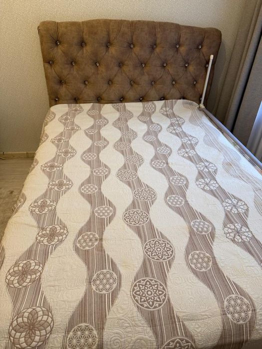 Кровать полтарашка 200х160