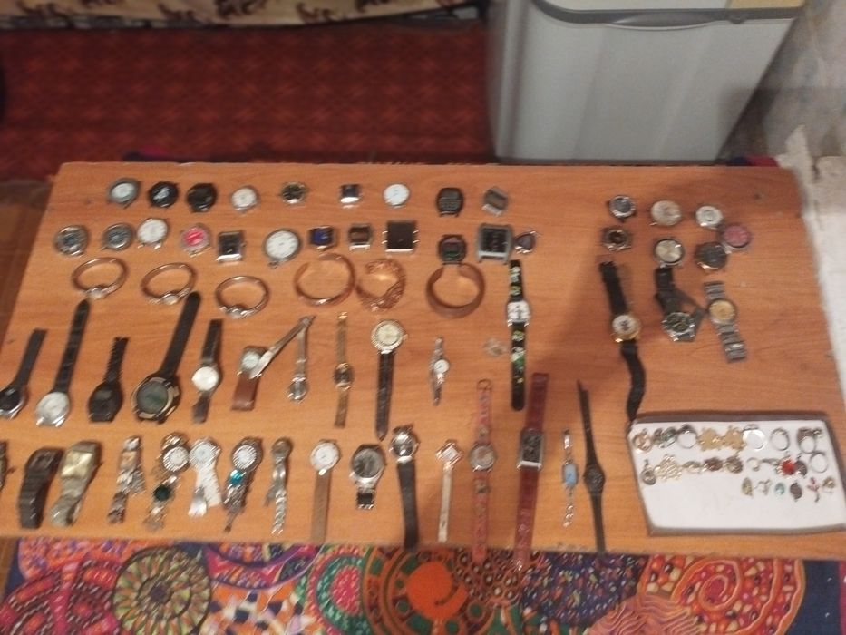 Продам часы на запчасти