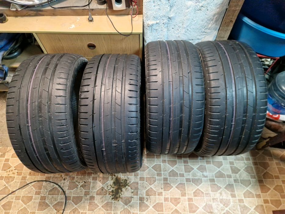 Продам 295/40/R21 Лето