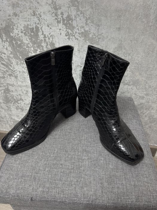 Продам Женские Сапоги Ботинки GUSTO