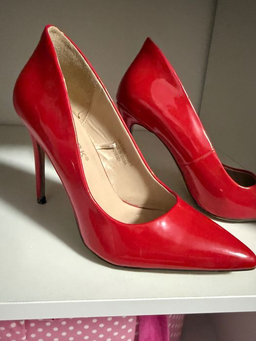 Pantofi cu toc stiletto roșii
