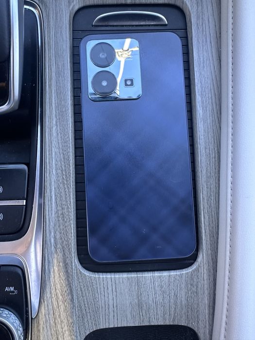 Продам телефон Vivo y35.