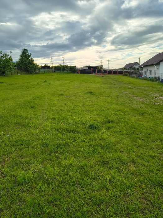 Vând teren intravilan in Hudum