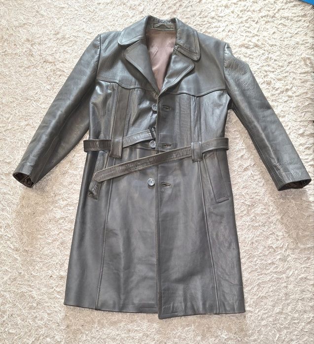 Haina lunga din piele naturala  marimea  50-52  nepurtata