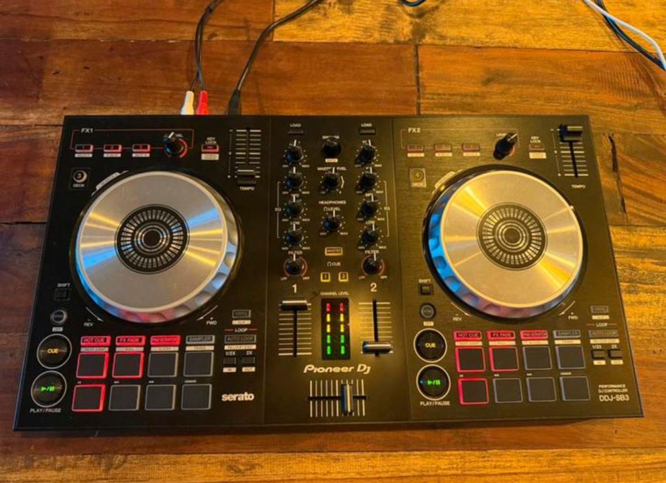 Pioneer DDJ-SB3 / контролер / конзола