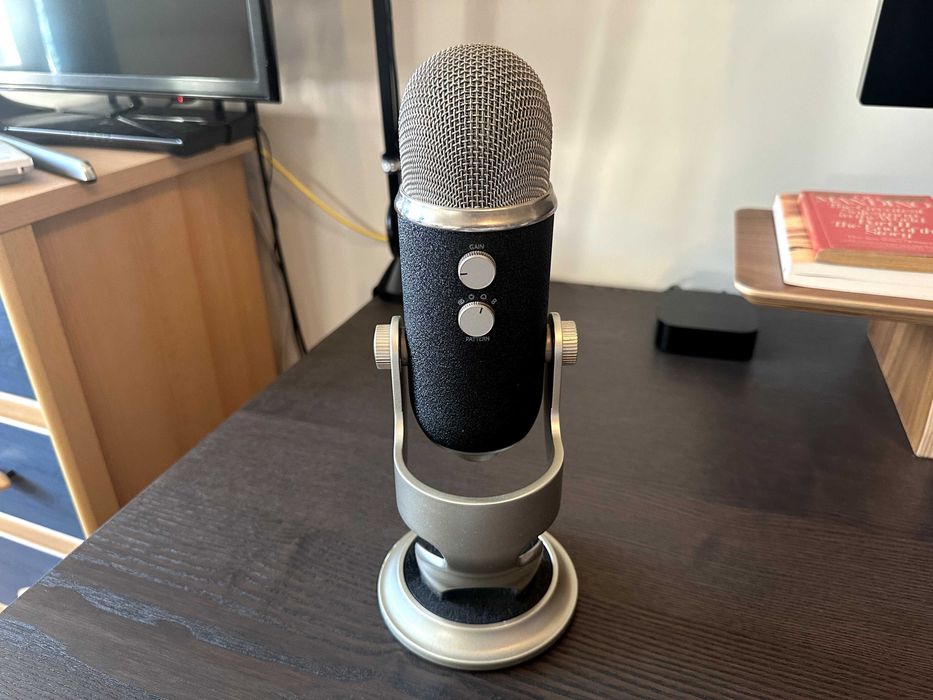 Blue Yeti Pro микрофон