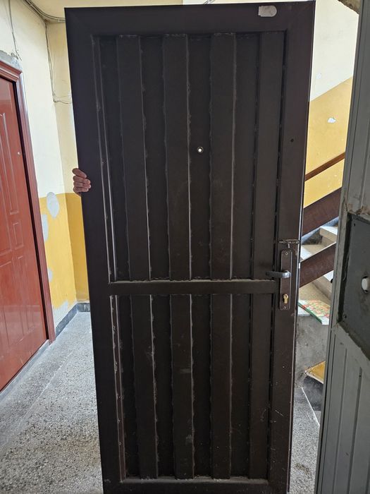 Желязна входна врана за апартамент