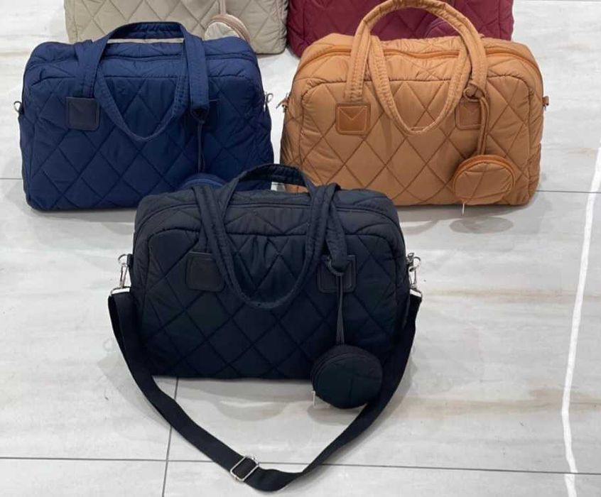 Капитонирана дамска чанта