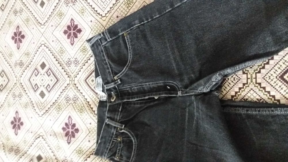 Дънки различни видове и цветове и 1 чифт джинси