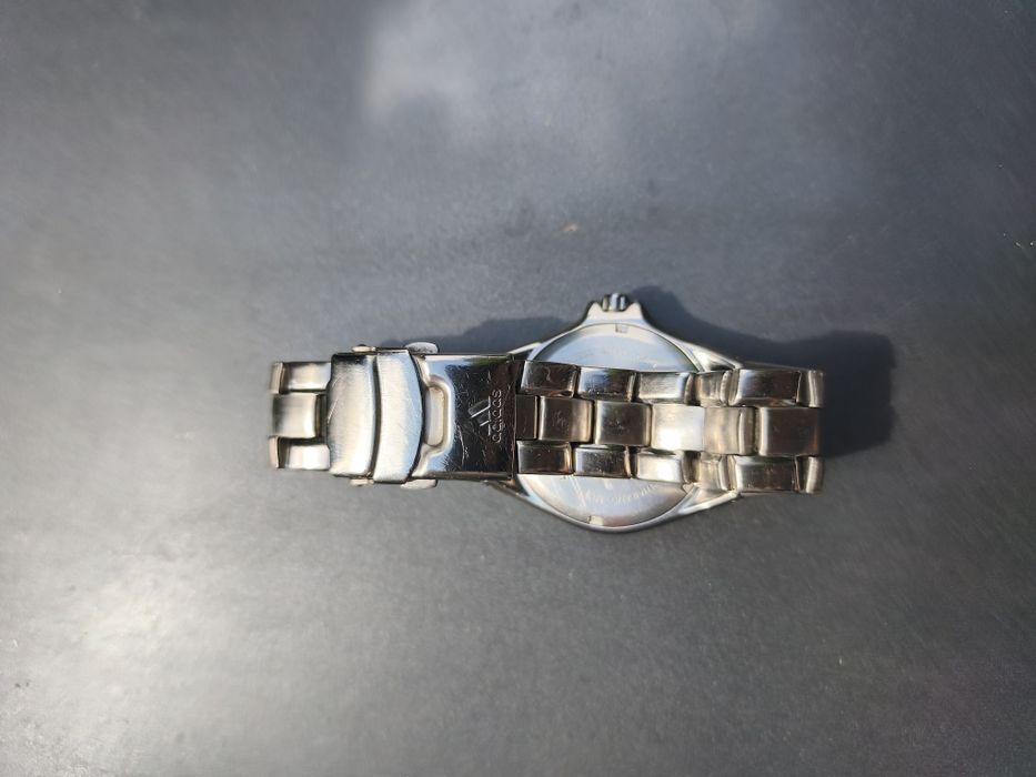 adidas кварцов аналогов часовник, черен циферблат, среб