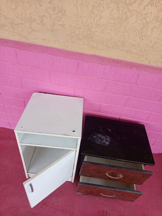 Продаётся  - тумбочка .