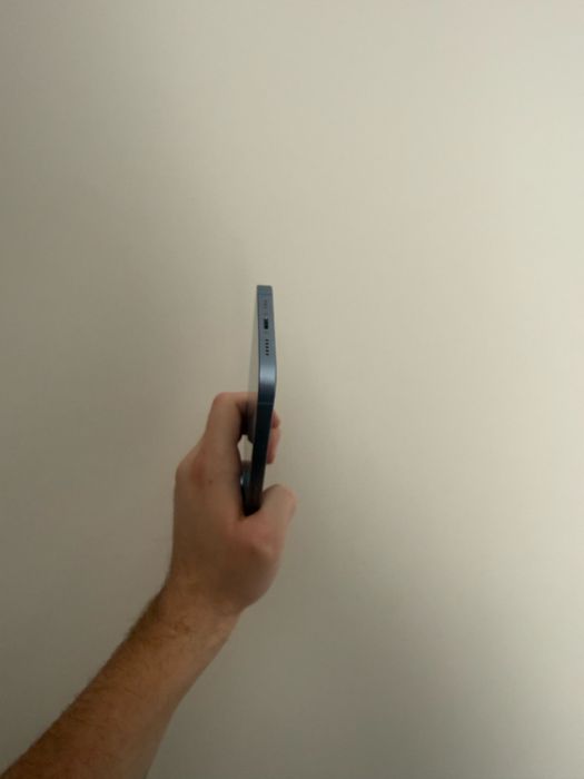 Продам iphone 14 128 gb