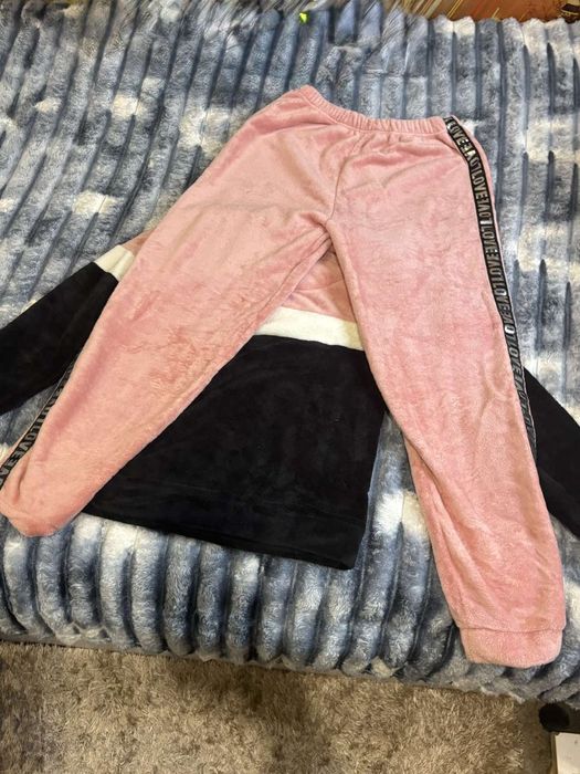 Дамска Пижама Номер L,но отговаря за номер М