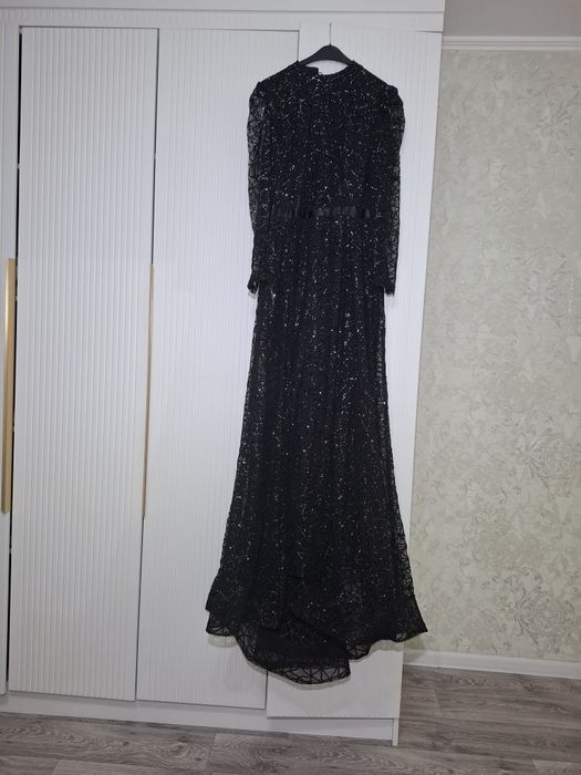 Вечернее платье со шлейфом