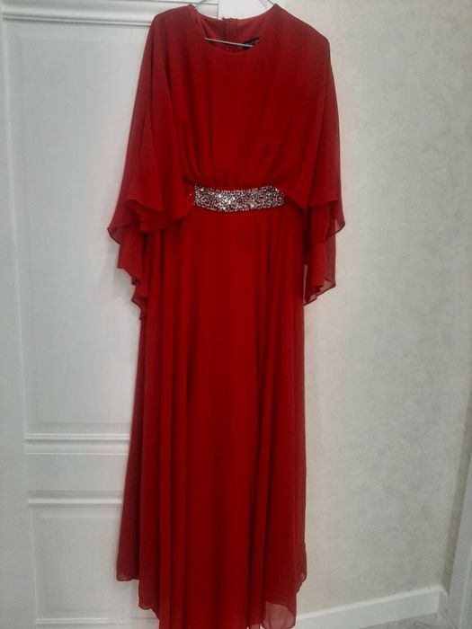 Платье вечернее .