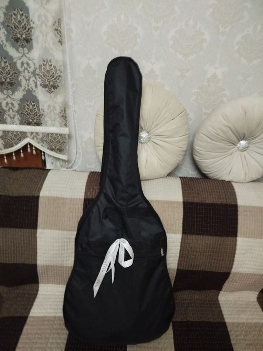 Абсолютно новая гитара