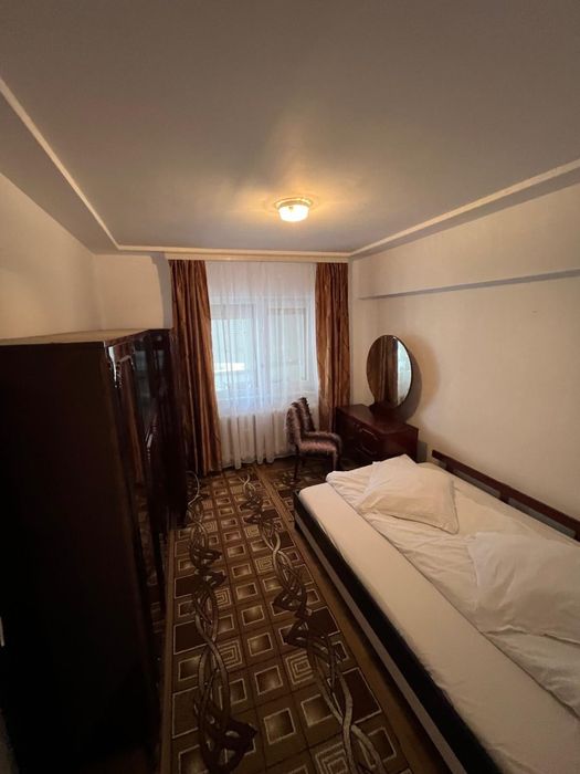 Apartament 3 camere Ultracentral deasupra la cofetaria Select