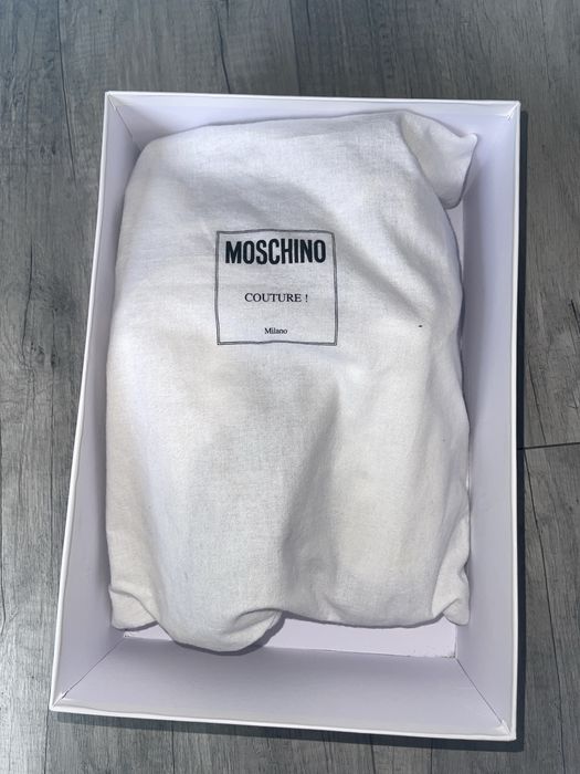 Adidasi moschino