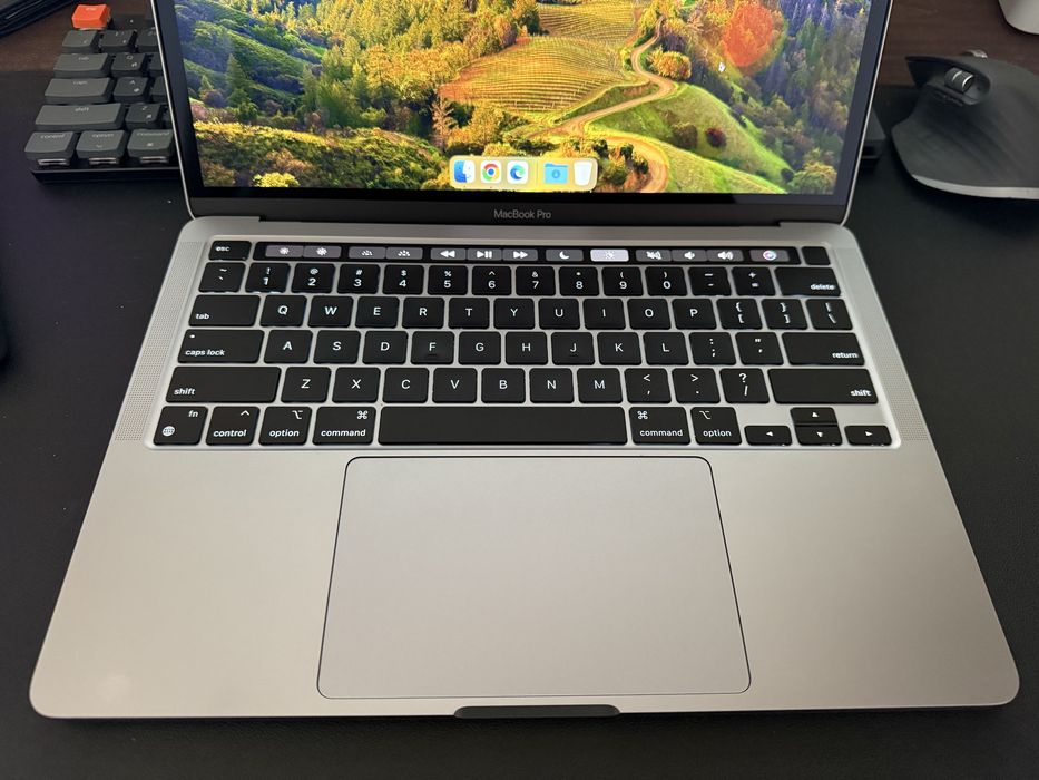 Продам MacBook Pro 13” (M2, 2022) — как новый!