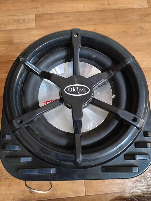 Продам два сабвуфера