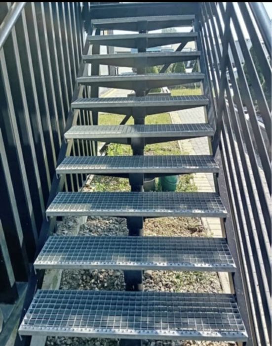 Scări zincate galvanizate