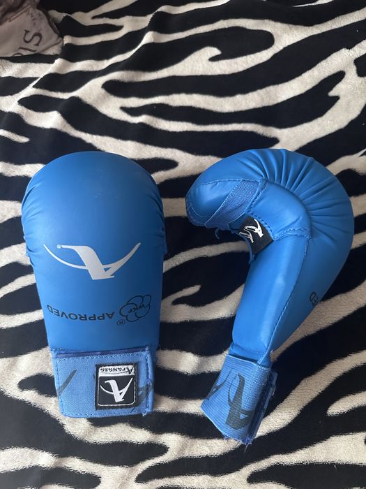 Перчатки для карате