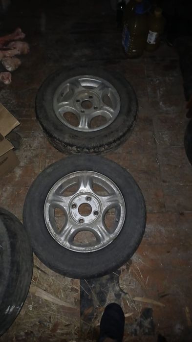 Продам 5 титанок с летней резиной